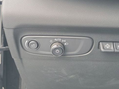 Used 2023 Buick Envision Avenir image 34