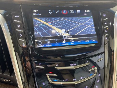 Used 2019 Cadillac Escalade ESV Premium Luxury image 24