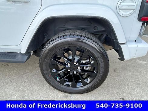 Used 2023 Jeep Wrangler Unlimited Sahara image 11