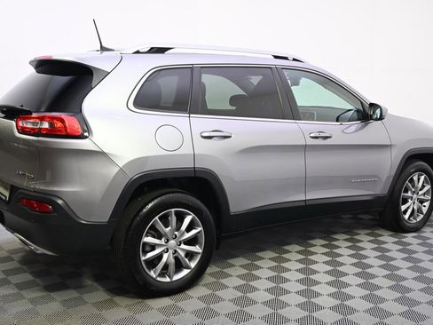 Used 2018 Jeep Cherokee Limited w/ Trailer Tow Group AWD/4WD image 7