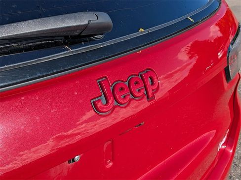 Certified 2023 Jeep Compass Limited image 9