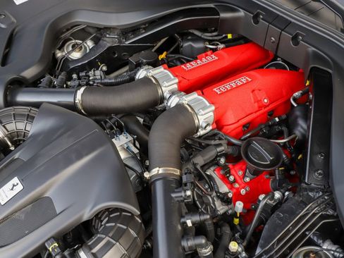 Certified 2020 Ferrari Portofino image 41