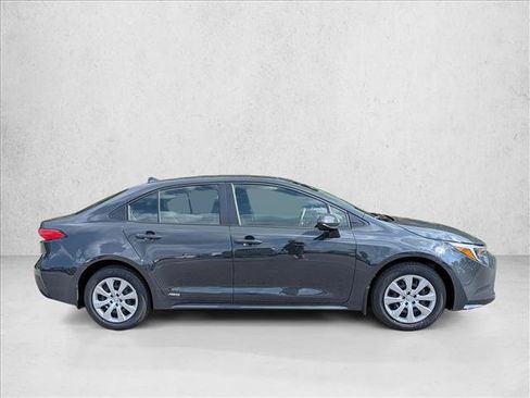Certified 2026 Toyota Corolla LE AWD/4WD image 4