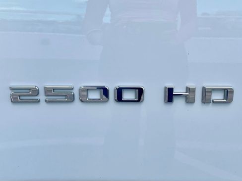 Used 2022 Chevrolet Silverado 2500 LTZ w/ LTZ Plus Package image 7
