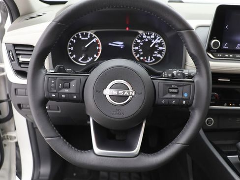 Used 2023 Nissan Rogue SV w/ SV Premium B Package image 18