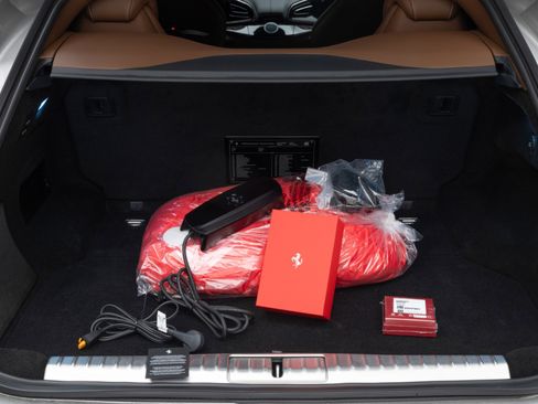 Used 2024 Ferrari Purosangue AWD/4WD image 51