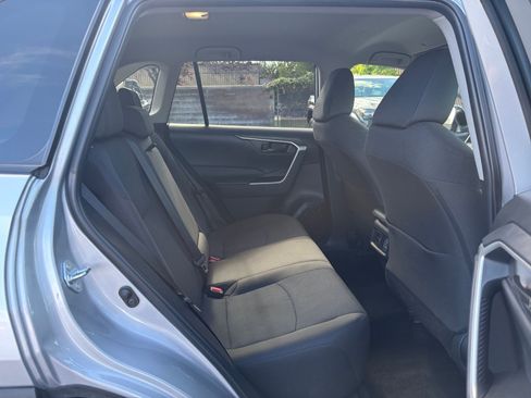 Used 2025 Toyota RAV4 LE AWD/4WD image 27