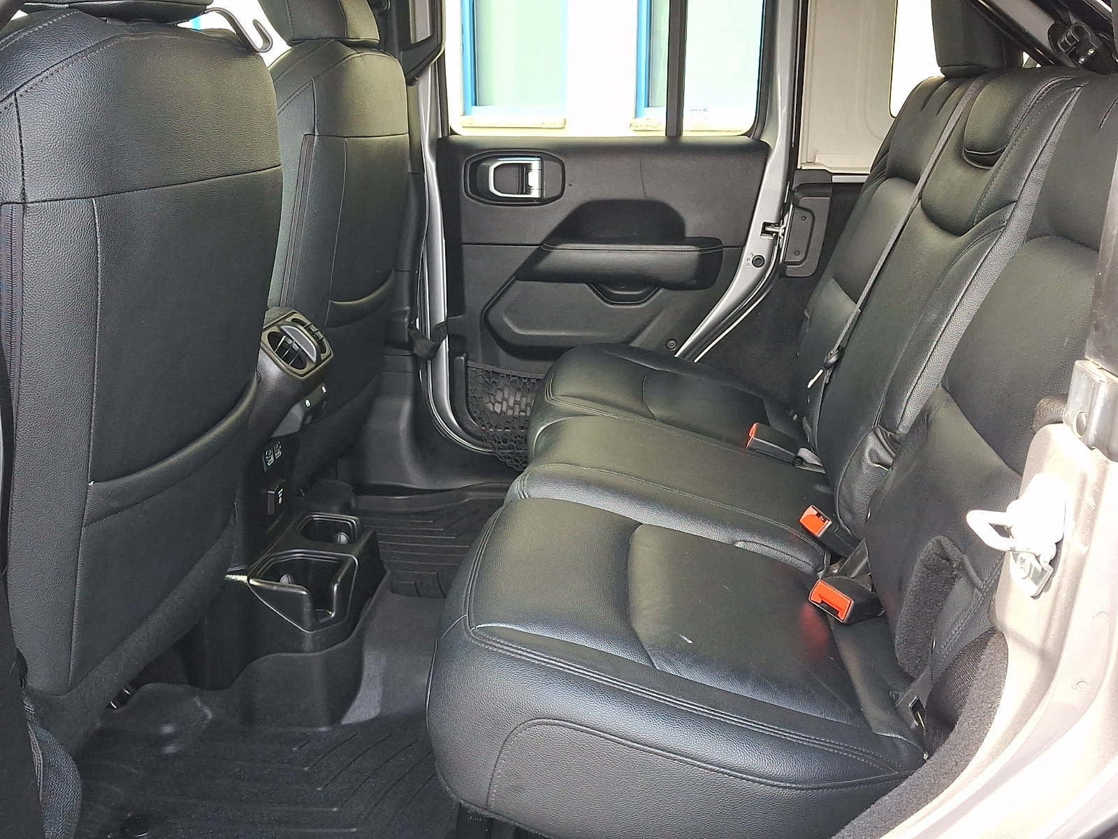 Used 2019 Jeep Wrangler Unlimited Sahara AWD/4WD image 10