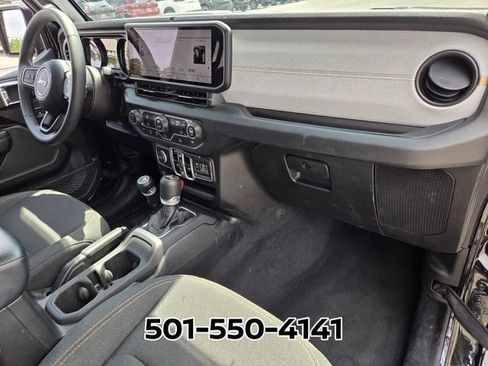 Used 2025 Jeep Wrangler Unlimited Sport AWD/4WD image 18