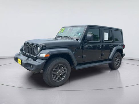 Used 2024 Jeep Wrangler Unlimited Sport AWD/4WD image 3