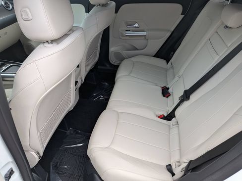 Used 2025 Mercedes-Benz GLA 250 4MATIC image 27