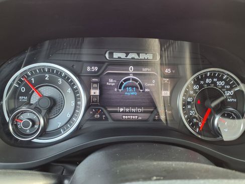 Used 2024 RAM 1500 Laramie image 14