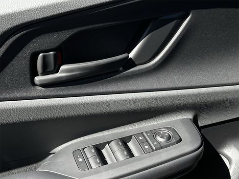 New 2026 Toyota Prius LE image 21