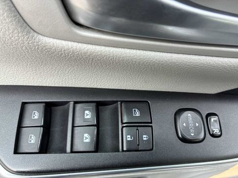 Used 2015 Toyota Camry LE FWD image 17
