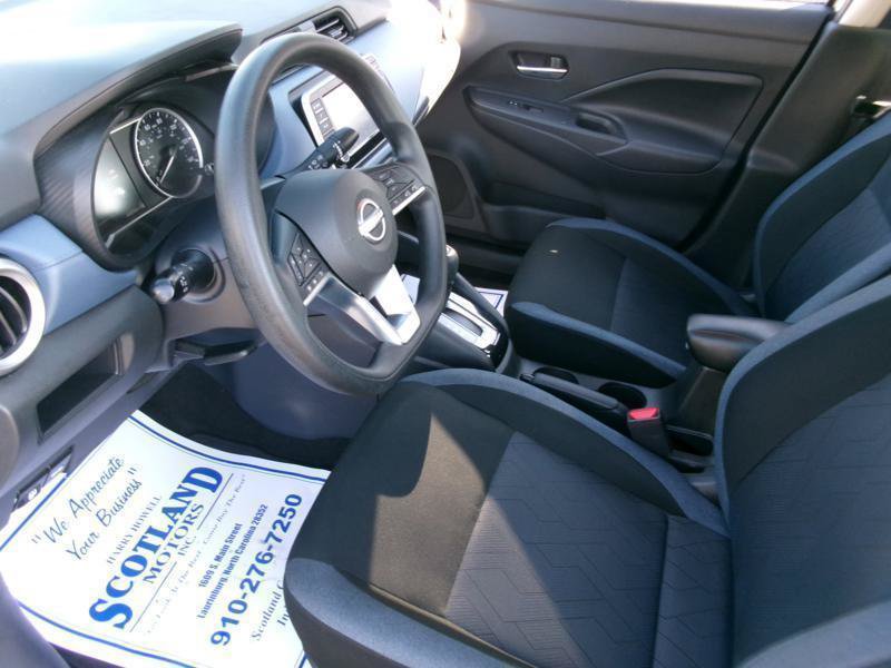 Used 2025 Nissan Versa SV FWD image 3