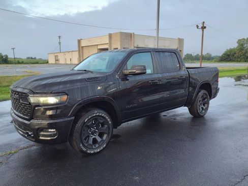 Used 2025 RAM 1500 Big Horn AWD/4WD image 3