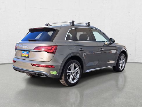 Used 2023 Audi Q5 e Premium w/ Convenience Package image 5
