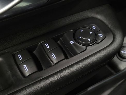 Used 2024 GMC Terrain SLT image 27