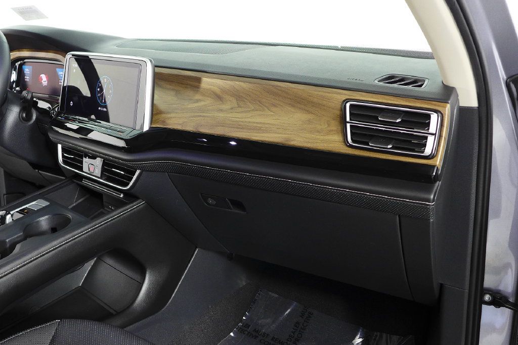 Used 2024 Volkswagen Atlas SE FWD image 14
