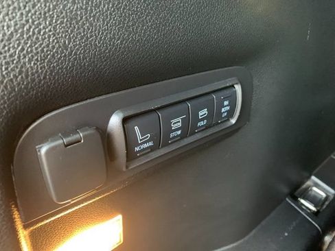 Used 2017 Ford Explorer Limited FWD image 18
