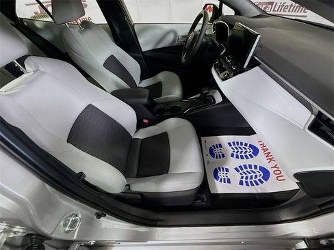 Certified 2025 Toyota Corolla SE image 28