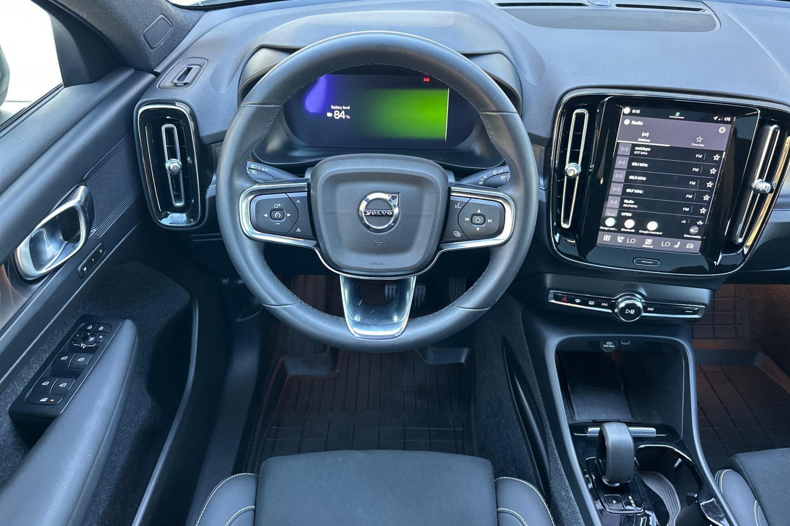 Certified 2024 Volvo C40 P8 Recharge Plus w/ Climate Package AWD/4WD image 17