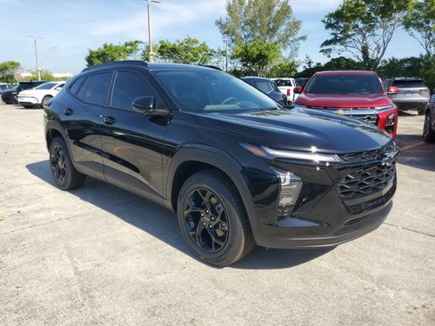 New 2026 Chevrolet Trax LT w/ Midnight Edition FWD image 4