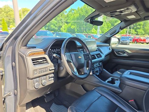 Used 2021 Chevrolet Suburban Premier w/ Premium Package AWD/4WD image 22