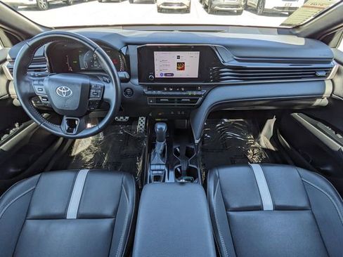Used 2025 Toyota Camry SE image 15