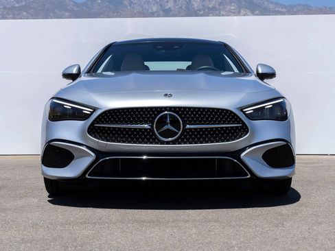 Used 2024 Mercedes-Benz CLE 300 4MATIC Coupe image 4