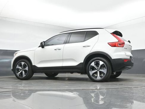 Used 2024 Volvo XC40 B5 Plus AWD/4WD image 39
