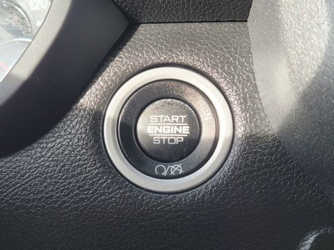 Used 2023 RAM 2500 Tradesman w/ Chrome Appearance Group image 17