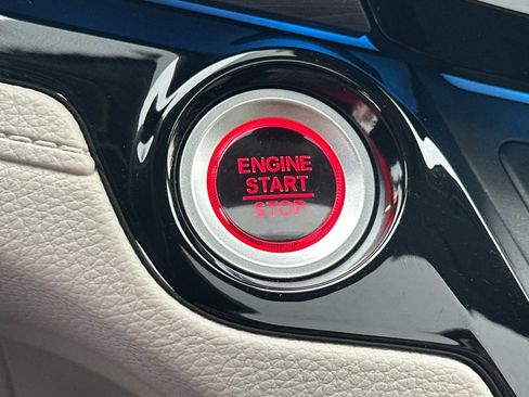 Used 2025 Honda Odyssey Elite image 31