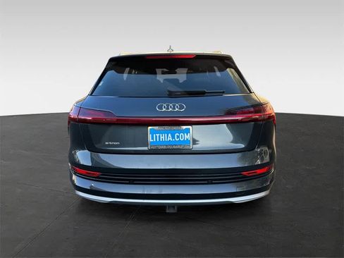 Used 2019 Audi e-tron Prestige w/ Prestige Package image 5