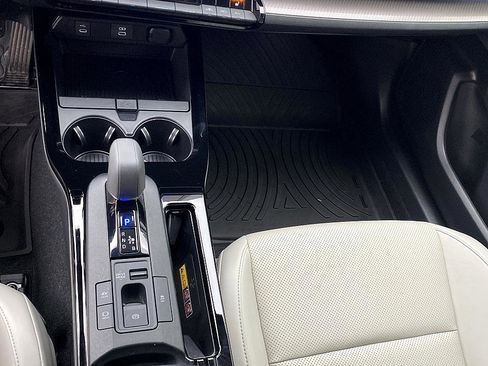 Certified 2024 Toyota Prius XLE image 19