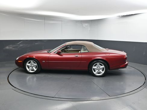 Used 1998 Jaguar XK8 Convertible image 2