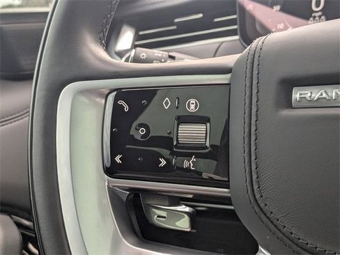 Used 2024 Land Rover Range Rover Long Wheelbase SE image 18