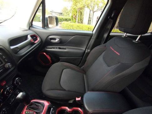 Used 2017 Jeep Renegade Trailhawk w/ Popular Equipment Group image 45