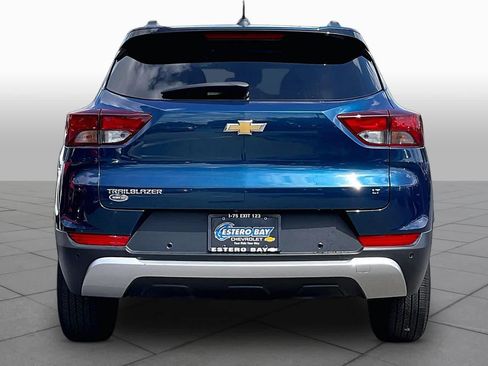 Used 2021 Chevrolet TrailBlazer LT w/ Convenience Package FWD image 5