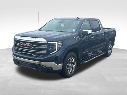 Used 2023 GMC Sierra 1500 SLT AWD/4WD image 3
