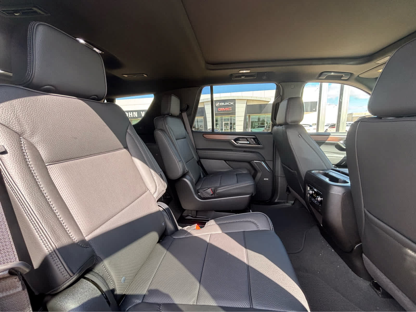New 2027 GMC Yukon Denali w/ Sun & Power Step Package AWD/4WD image 14
