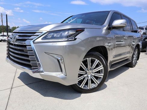 Used 2016 Lexus LX 570 4WD w/ Luxury Package image 2