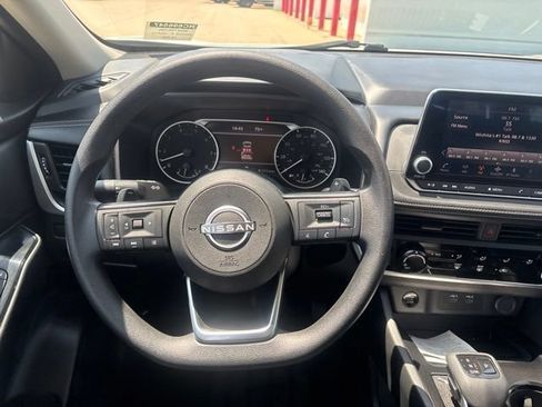 Used 2024 Nissan Rogue S AWD/4WD image 25