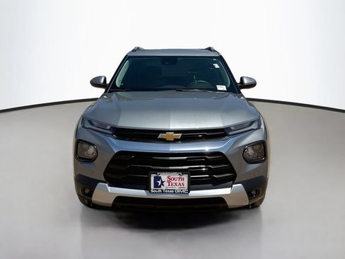Used 2023 Chevrolet TrailBlazer LT FWD image 2