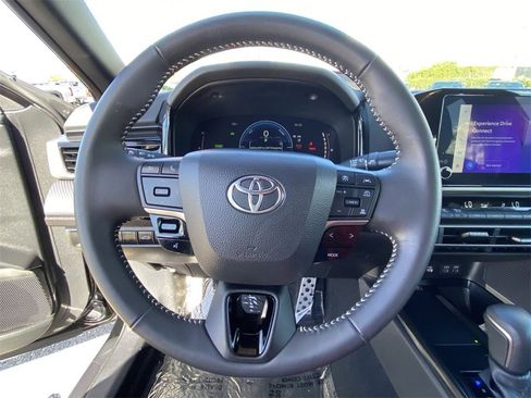 Certified 2025 Toyota Camry SE image 23