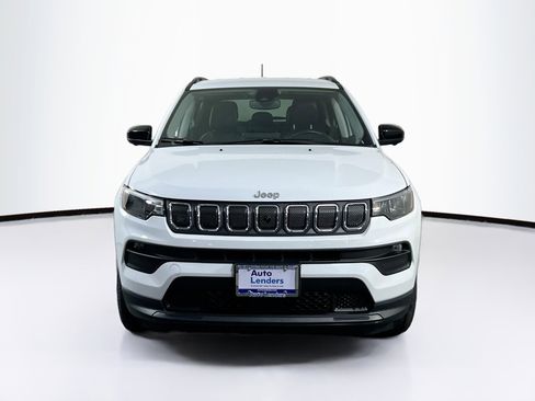 Used 2022 Jeep Compass Latitude image 2