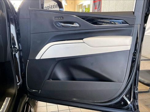 Used 2024 Cadillac Escalade ESV Sport image 22