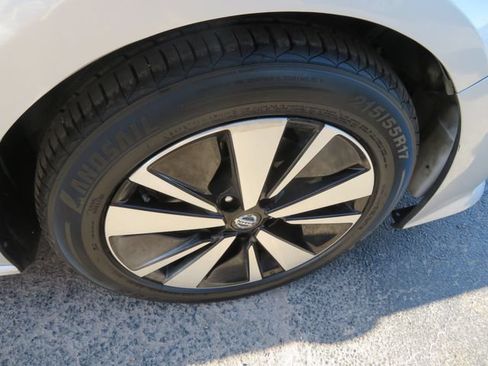 Used 2020 Nissan Altima 2.5 SL FWD image 12