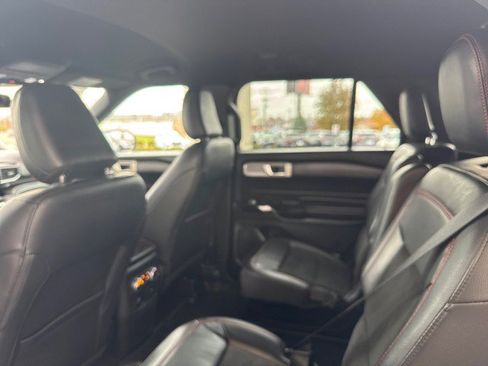 Used 2023 Ford Explorer ST-Line w/ Class IV Trailer Tow Package image 8