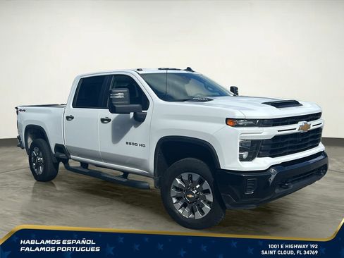 Used 2025 Chevrolet Silverado 2500 Custom w/ Custom Convenience Package AWD/4WD image 8